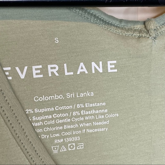 Everlane Bodysuit Small v neck layering - Picture 7 of 8